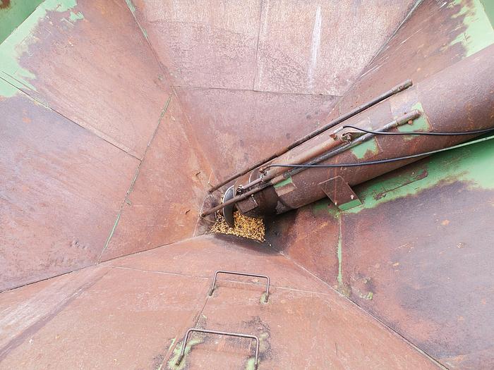 Used John Deere 500 Grain Cart