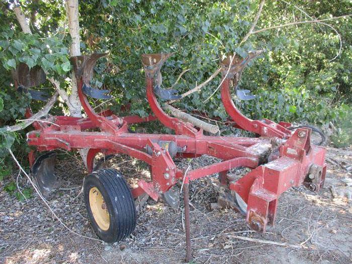 Used International 145 Rollover Plow - 4 Bottom w/ Hyd Resets
