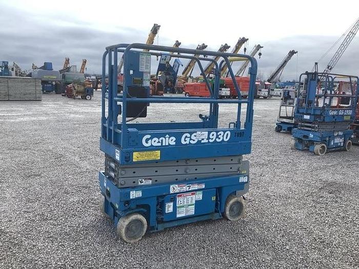 Used 1999 Genie GS-1930 DC Scissor Lift