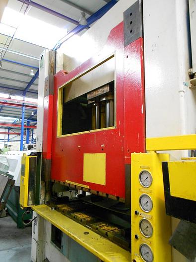 D'occasion Hydraulische pers met snijdemping