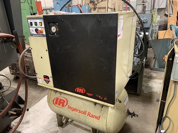 INGERSOLL RAND UP6-10-150 10HP SCREW COMPRESSOR TANK MOUNTED