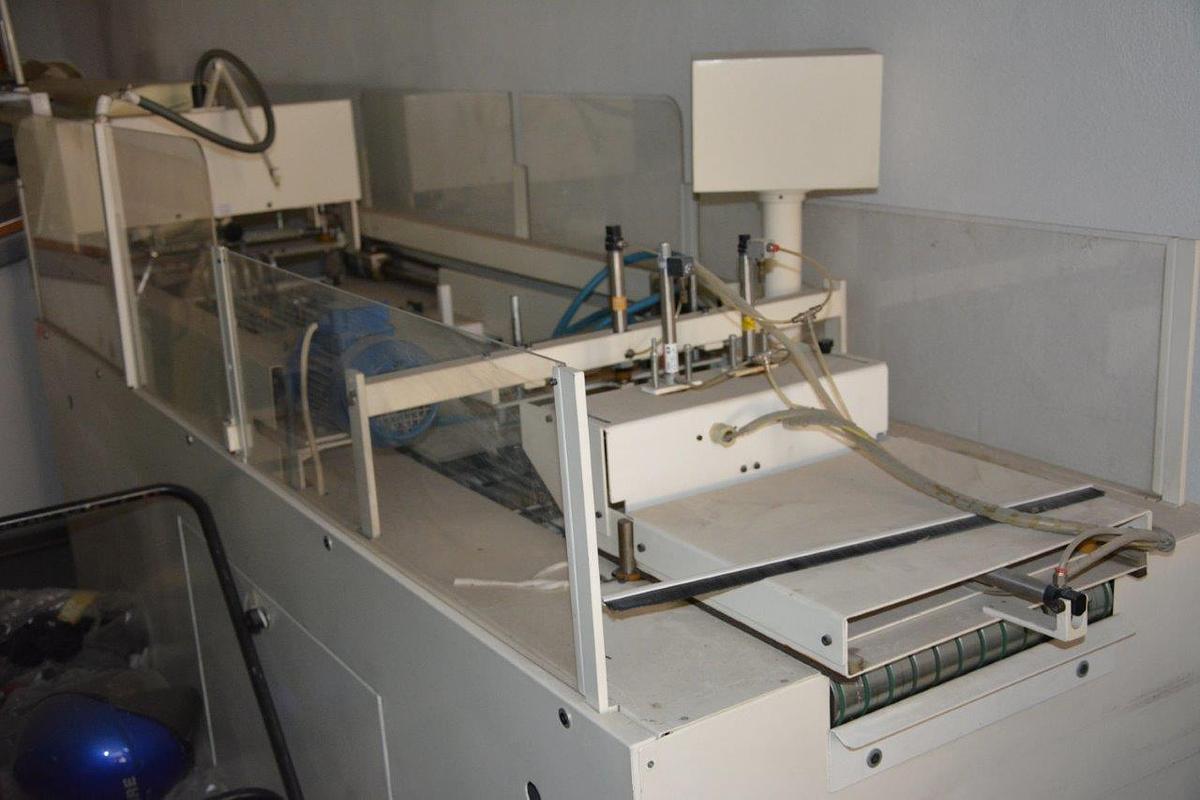 Used GARMENT FOLDING / CRONOS / 2001
