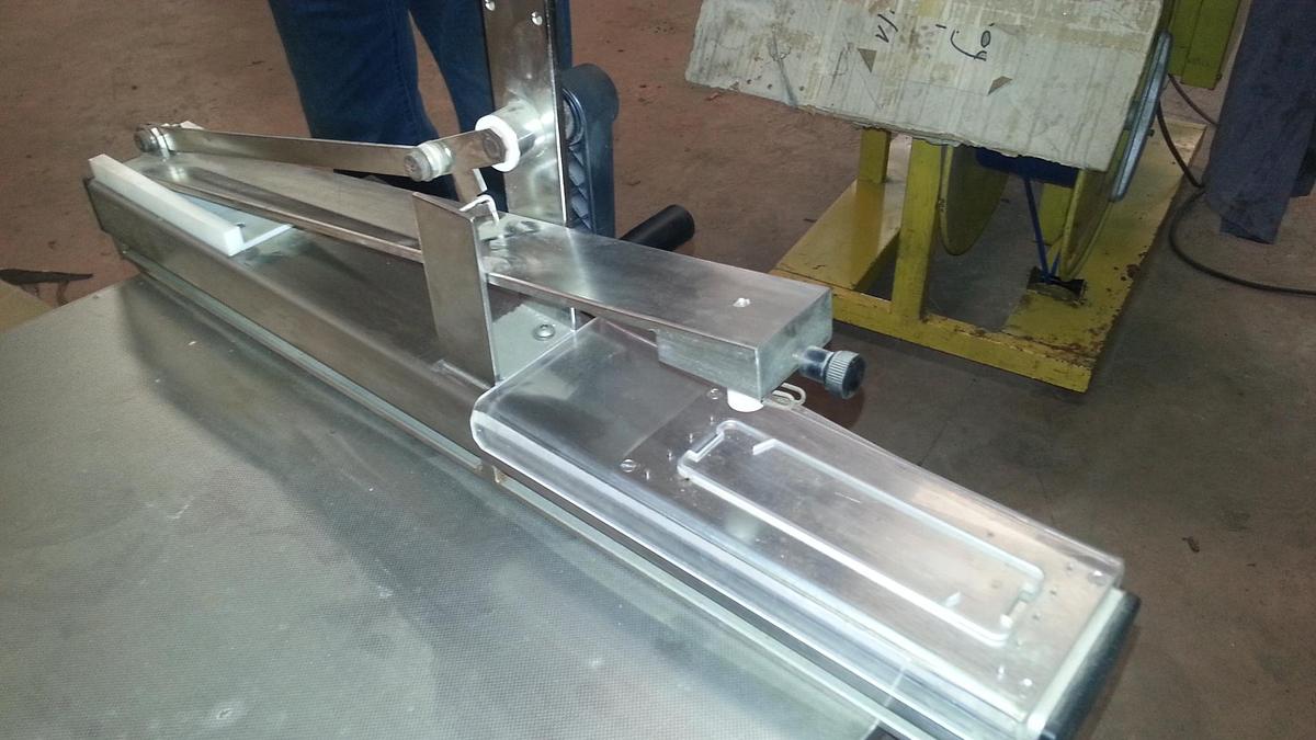 Used CROCKMETER / ROACHES