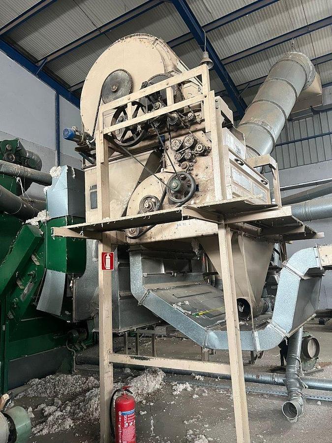 Used Διαδικασία καθαρισμού ινών βαμβακιού και σκόνης