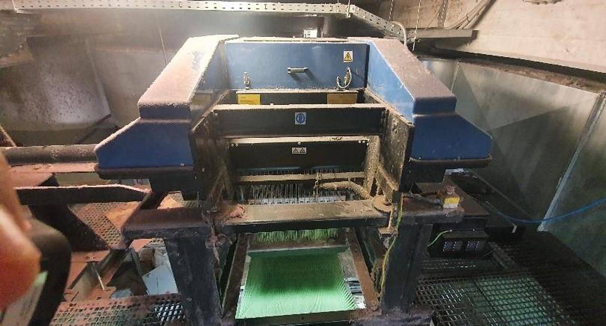 Used Jacquard loom make Leonardo