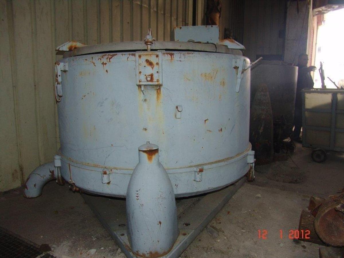 Used Φυγοκεντριστικό μηχάνημα / 1,4m διάμετρος