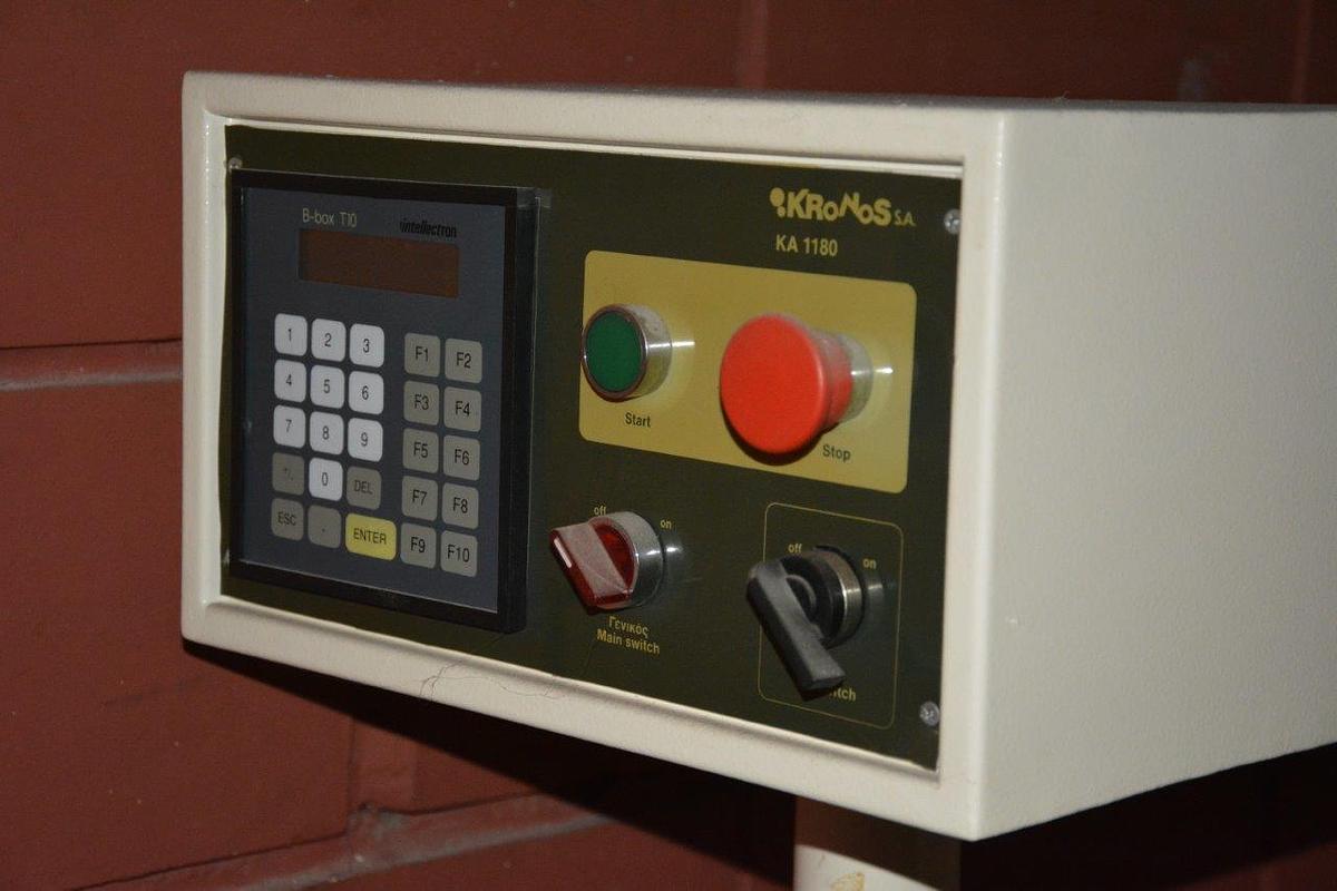 Used GARMENT FOLDING / CRONOS / 2001