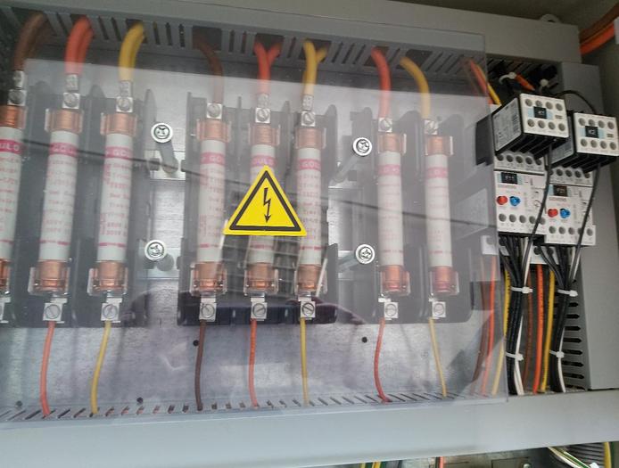 Power supply cabinet with fuse protection 400V, 20A, new