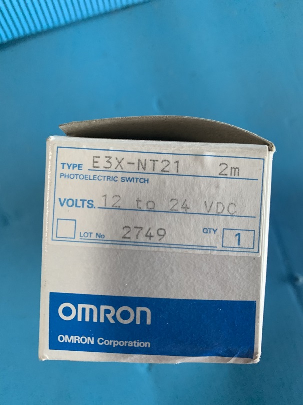 Used Omron Photoelectric Switch E3X-NT21