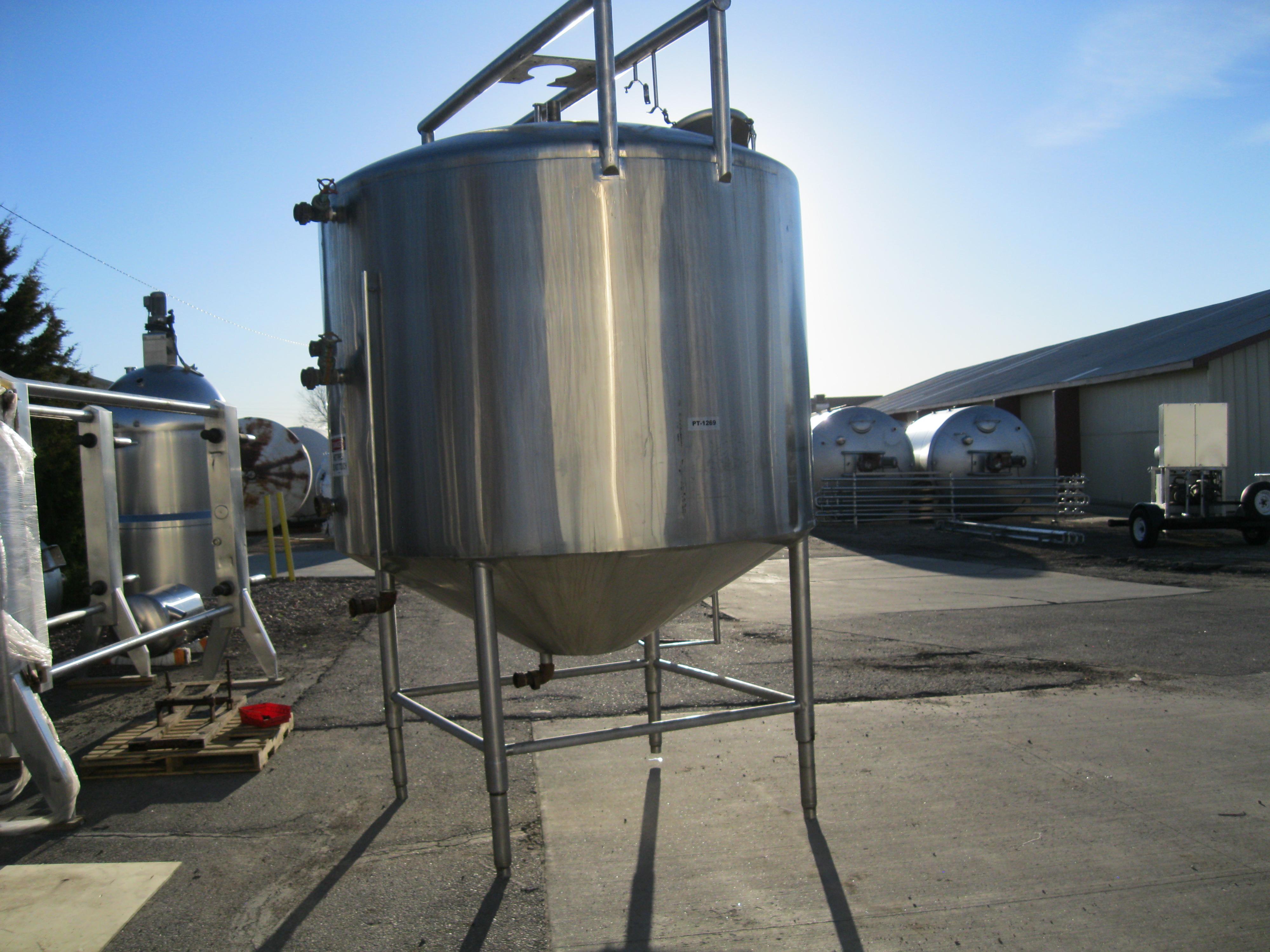 Used 1500 GALLON PROCESSOR TANK.  DAIRY CRAFT MODEL 75J SERIAL 2216