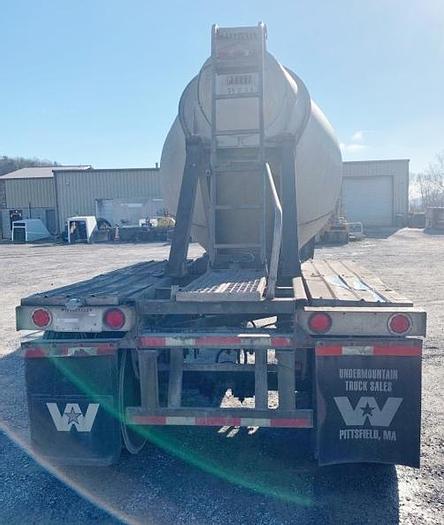 Used 1984 Heil Cement Tanker