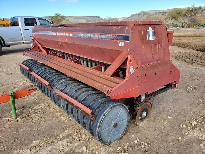 Used 12' International 6200 Grain Drill w/ Small Seed
