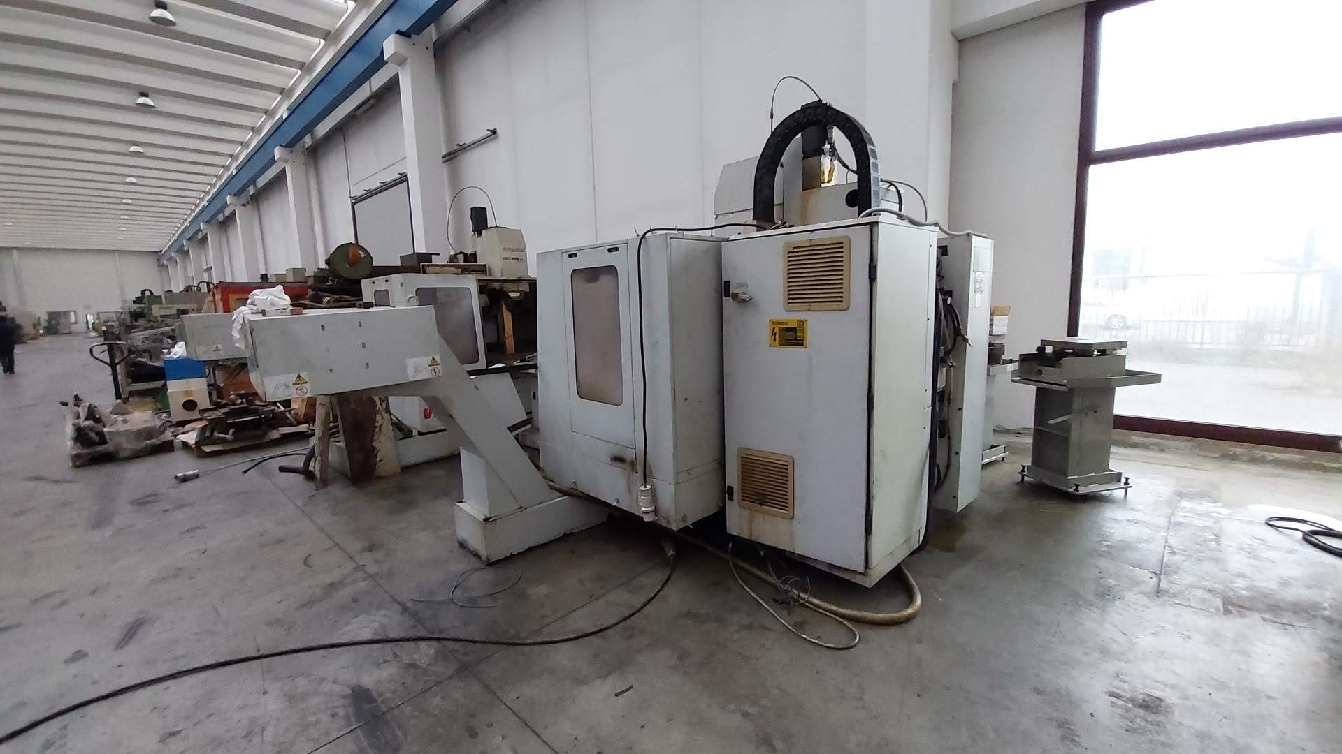 Used Bridgeport VMC 800 - 22