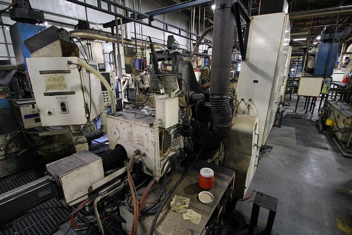 Used CINCINNATI MILACRON 220-8 CENTERLESS GRINDER