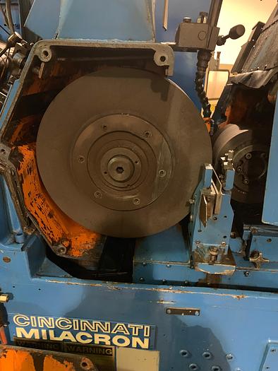 Used CINCINNATI MODEL 220-8 CENTERLESS GRINDER