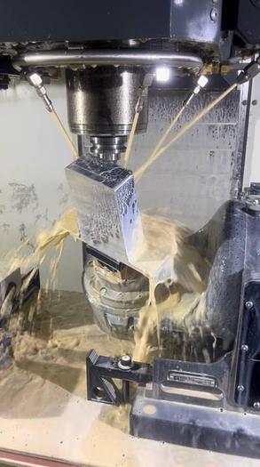 Used 2019 HAAS VF-2SSYT 5-Axis CNC Vertical Machining Center with TRT-160 Trunnion Table