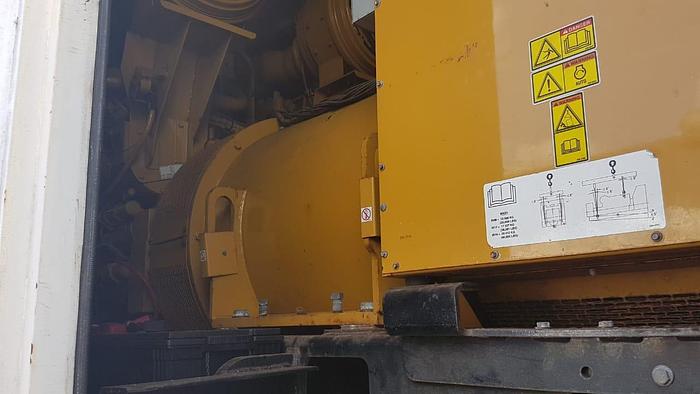 Used 2 MW 2011 Used Caterpillar 3516B Diesel Generator