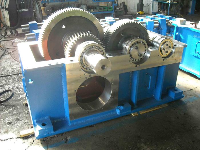 New  F&P  360 2A 2-Hi Pinion Stand - Gearbox #4247