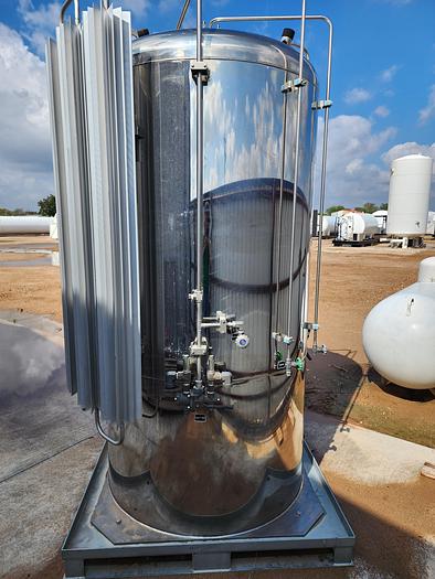 Used 2018 Artic Fox 2000L