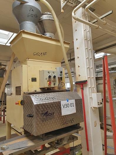 Gebraucht Nusskernschneidemaschine PEHA Type H1-04-03-600 mit 600 mm Arbeitsbreite und 3 Schneidaggregaten