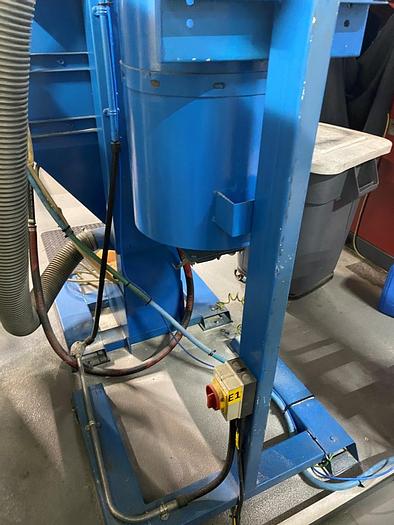 Used 1998 Guyson Select 4 SF Sand Blasting Cabinet