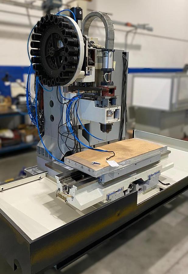 Refurbished SHE HONG VMC-1020A