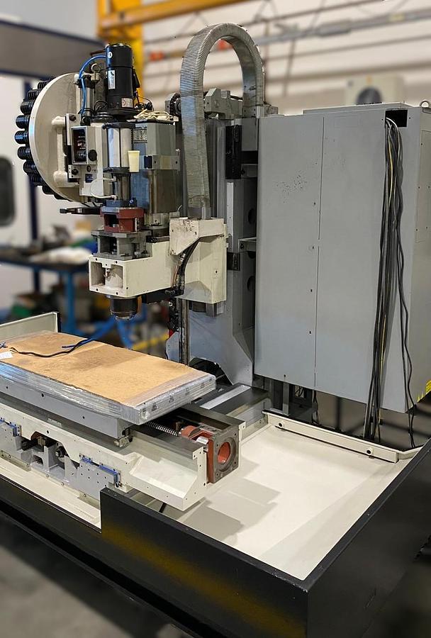 Refurbished SHE HONG VMC-1020A