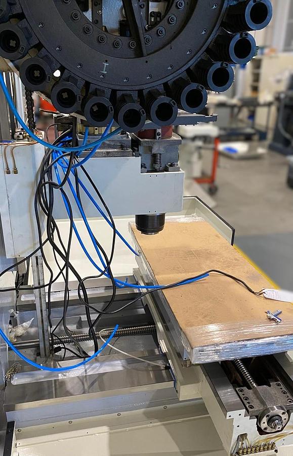 Refurbished SHE HONG VMC-1020A