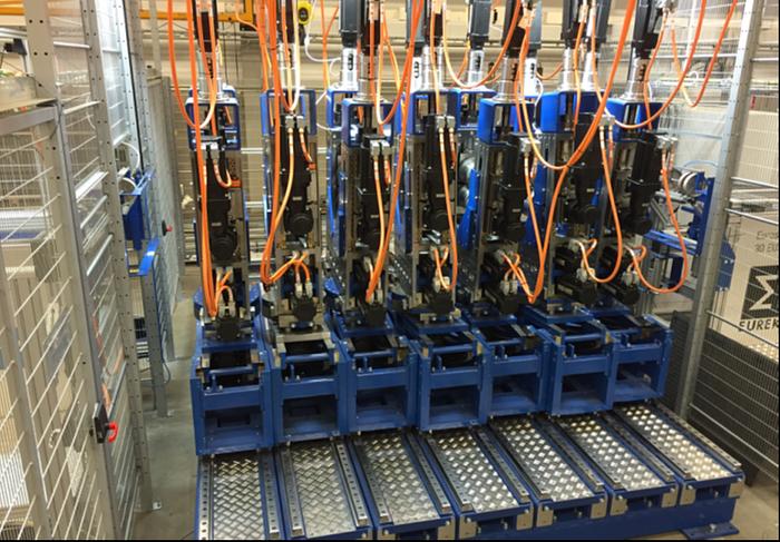 New F&P 3D Roll Former (New) #3502