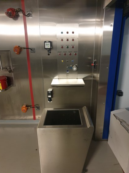 Used Extract Technologies Warehouse Downflow Sampling Booth