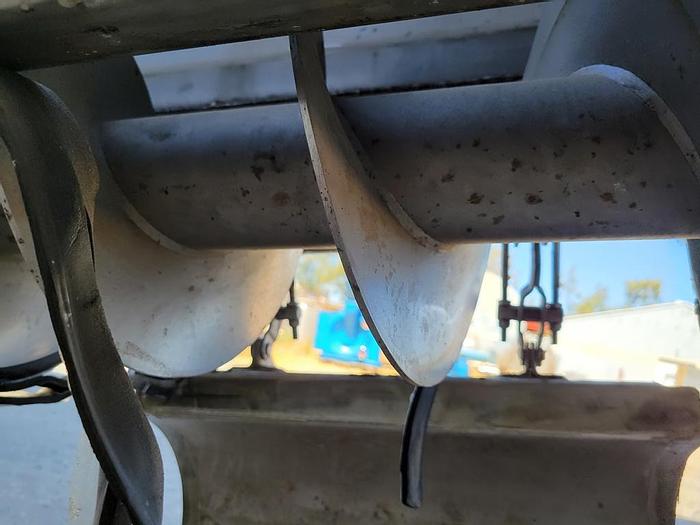 Used Hopper, 200 CF, S/st, 10' x 3'10" x 5'6", Auger Discharge #S744197