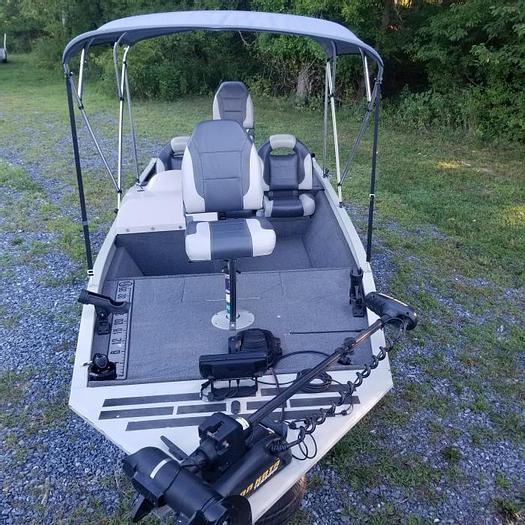 Used Used 2005 MirroCraft MV175 ~ HOLD