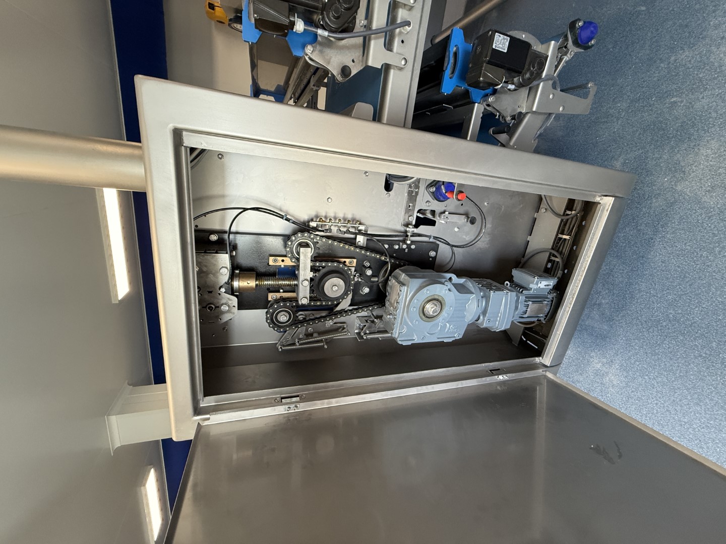 Used Dough processing / rollout line - Rademaker sheeting line with universal line and Packo nitrogen freezer