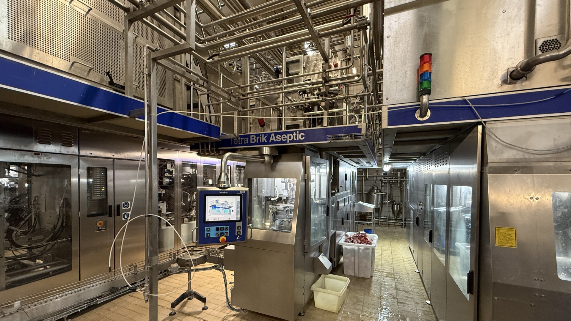 Used Aseptic Carton Filling Line: Tetra Pak TBA/19 - 30 V - 200 ml Slim + Easy Ride + TSA 21 + CBP 70