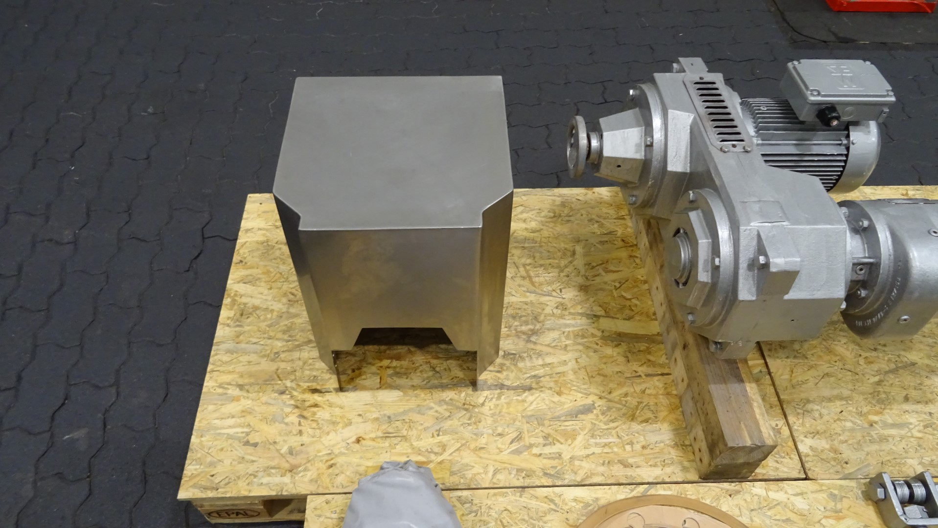 Used Luwa SMS GmbH LN-0200 - Vertical Thin Film Evaporator