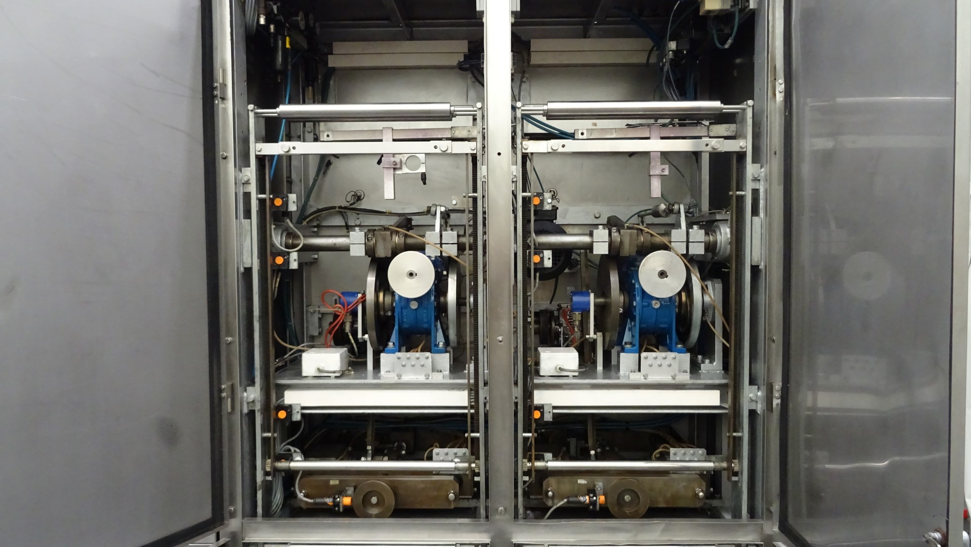 Used Automatic Double Head Vertical Form / Fill / Seal Machine (Vertical FFS) - Thimonnier M 3200