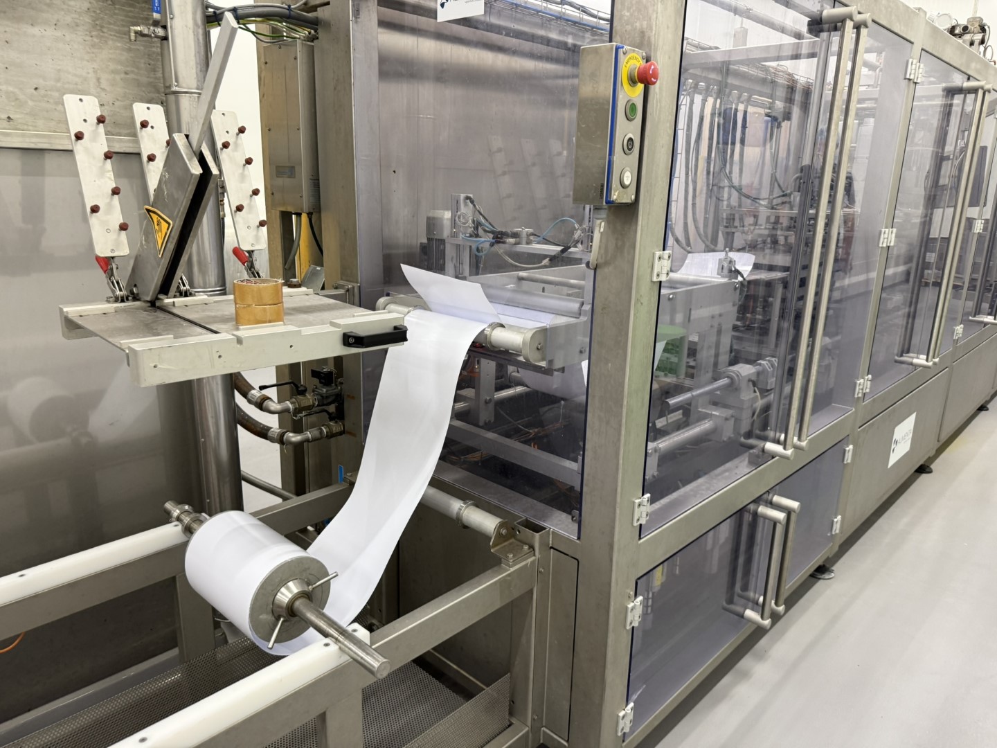 Used Form Fill Seal Machine (FFS) for mini-portions - Alimenta Newpack Division Thermoform FM100/E-20 HC