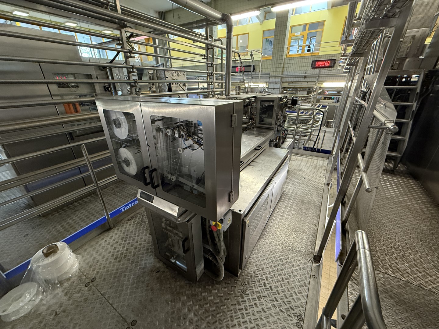 Used Aseptic Carton Filling Line: Tetra Pak TBA/19 - 30 V - 200 ml Slim + Easy Ride + TSA 21 + CBP 70