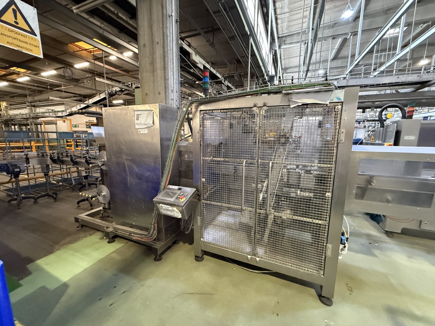 Used Filling, closing, labelling and packing line for plastic containers of 2 liter with fresh milk - Weightpack WFT 32.10.160