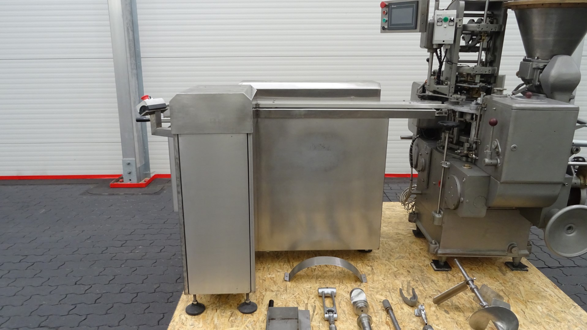 Used Filling and wrapping machine for miniportions of butter Benhil 8304