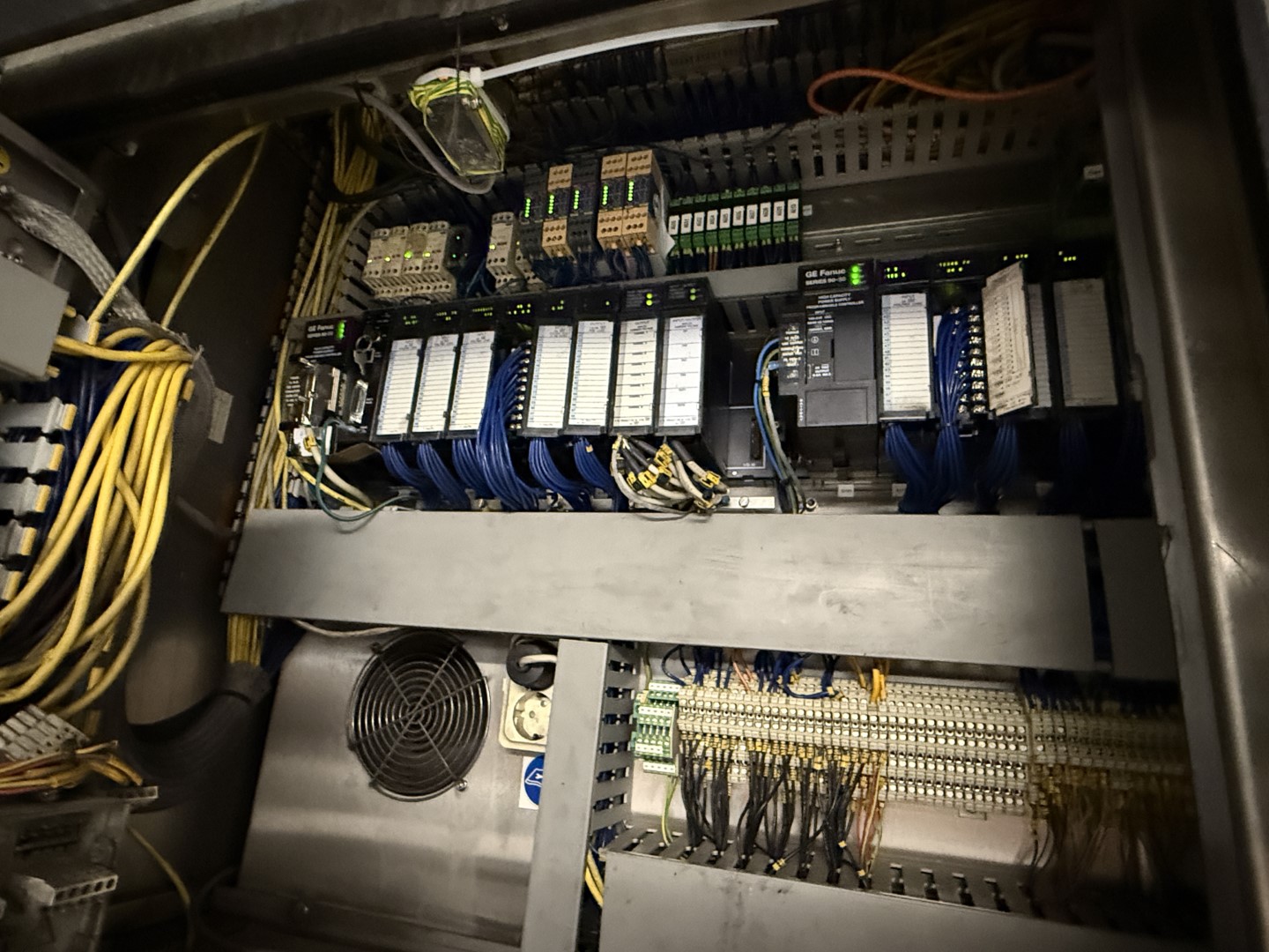 Used Aseptic Carton Filling Line: Tetra Pak TBA/19 - 30 V - 200 ml Slim + Easy Ride + TSA 21 + CBP 70
