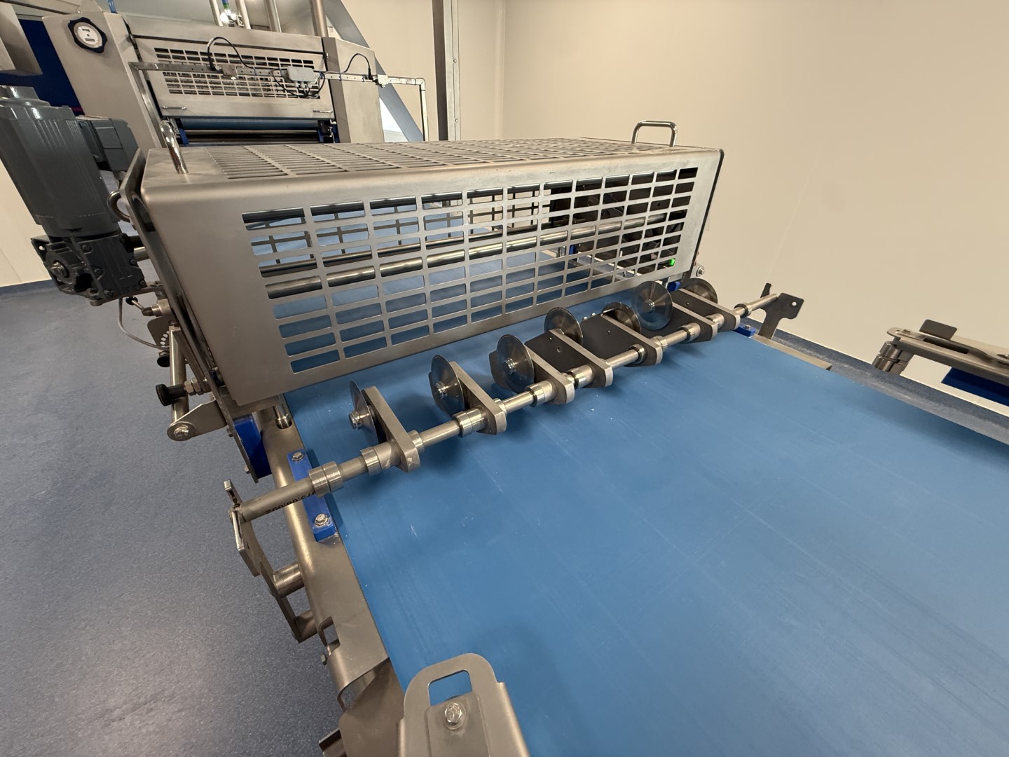 Used Dough processing / rollout line - Rademaker sheeting line with universal line and Packo nitrogen freezer