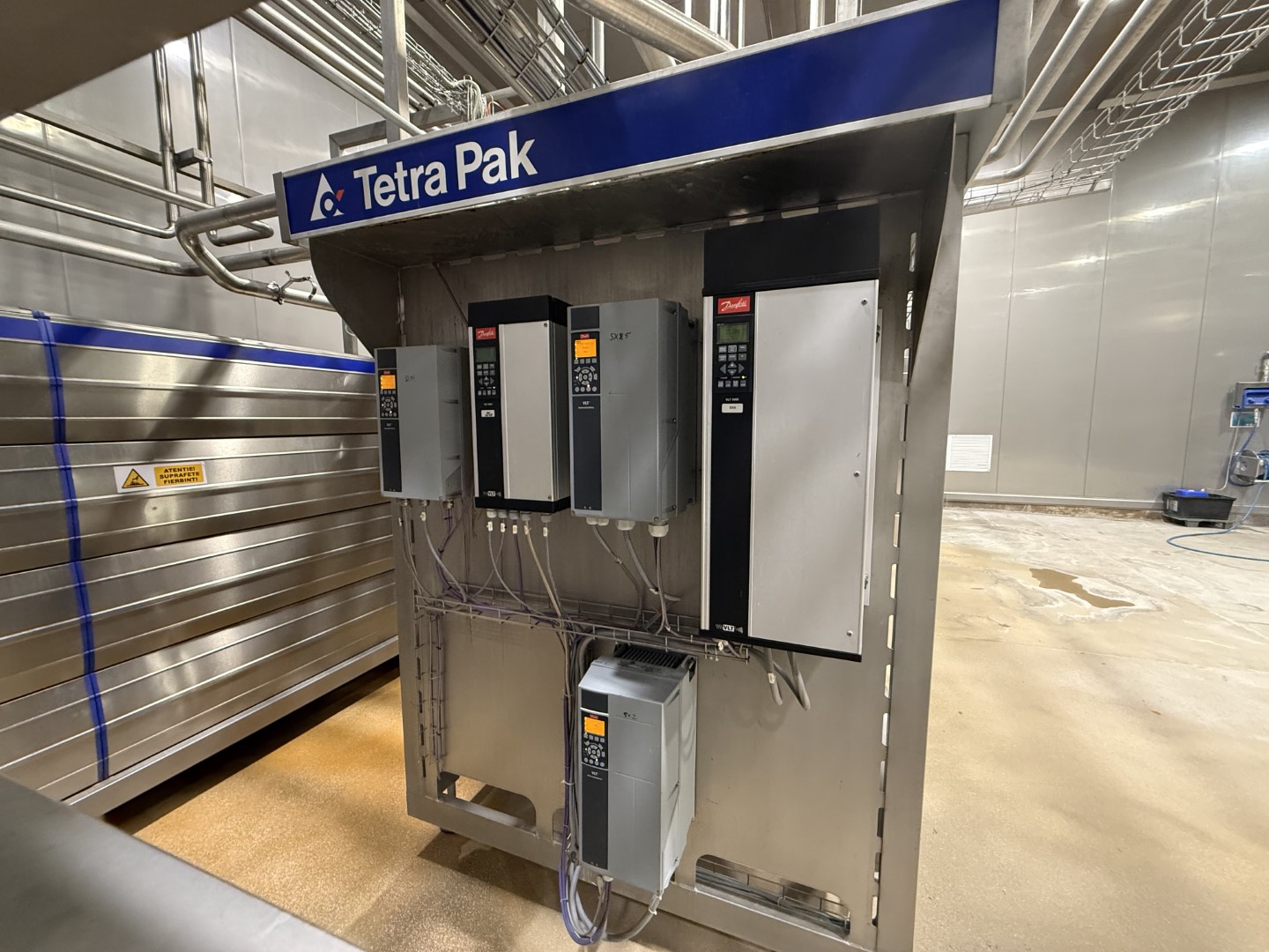 Used Processing plant, bottle blowing, filling, closing, labelling and packing line for PET bottles of 0,4/0,5/1,5 liter - Tetra Pak / Sidel