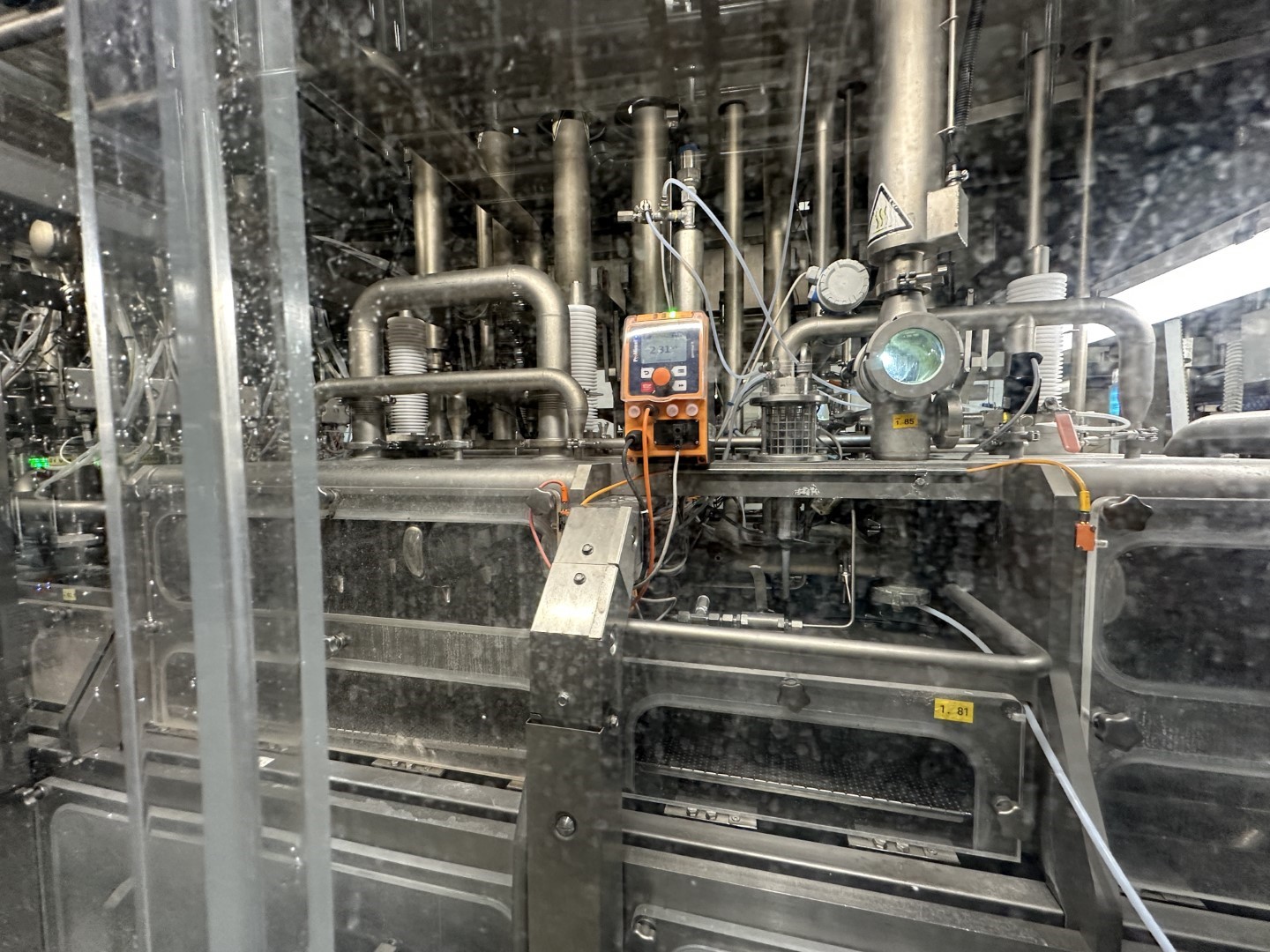 Used Aseptic PET Bottle filling machine - SIG Asbofill 710