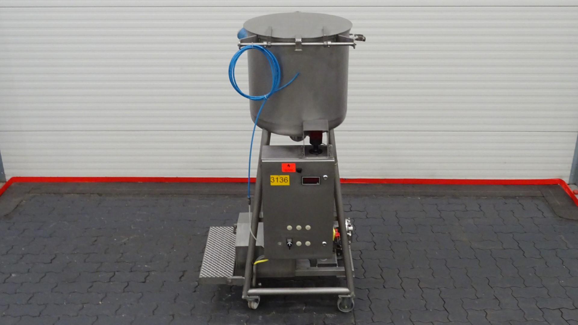 Used Rotary positive displacement pump / Lobe pump - Waukesha 015