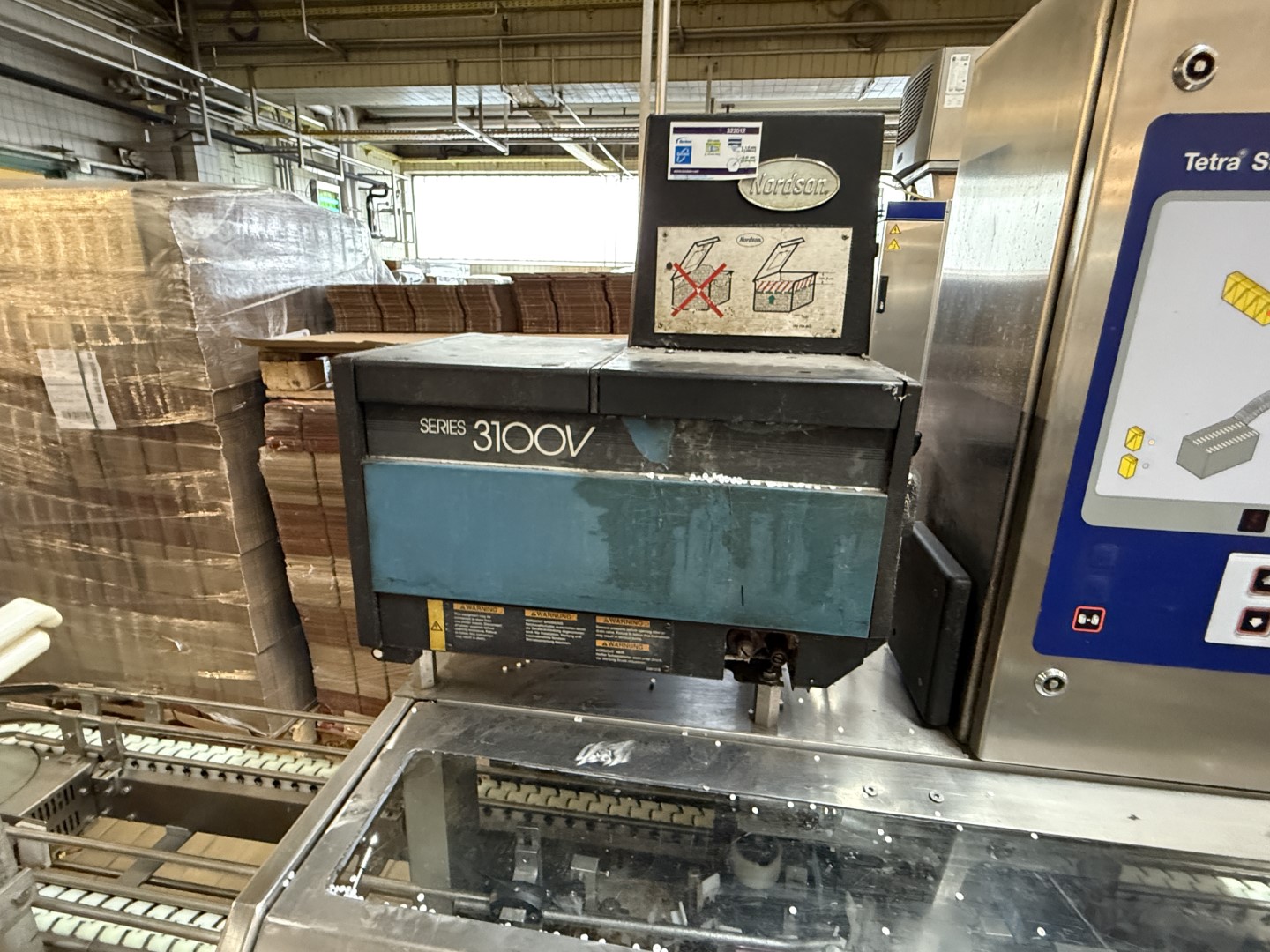 Used Aseptic Carton Filling Line: Tetra Pak TBA/19 - 30 V - 200 ml Slim + Easy Ride + TSA 21 + CBP 70