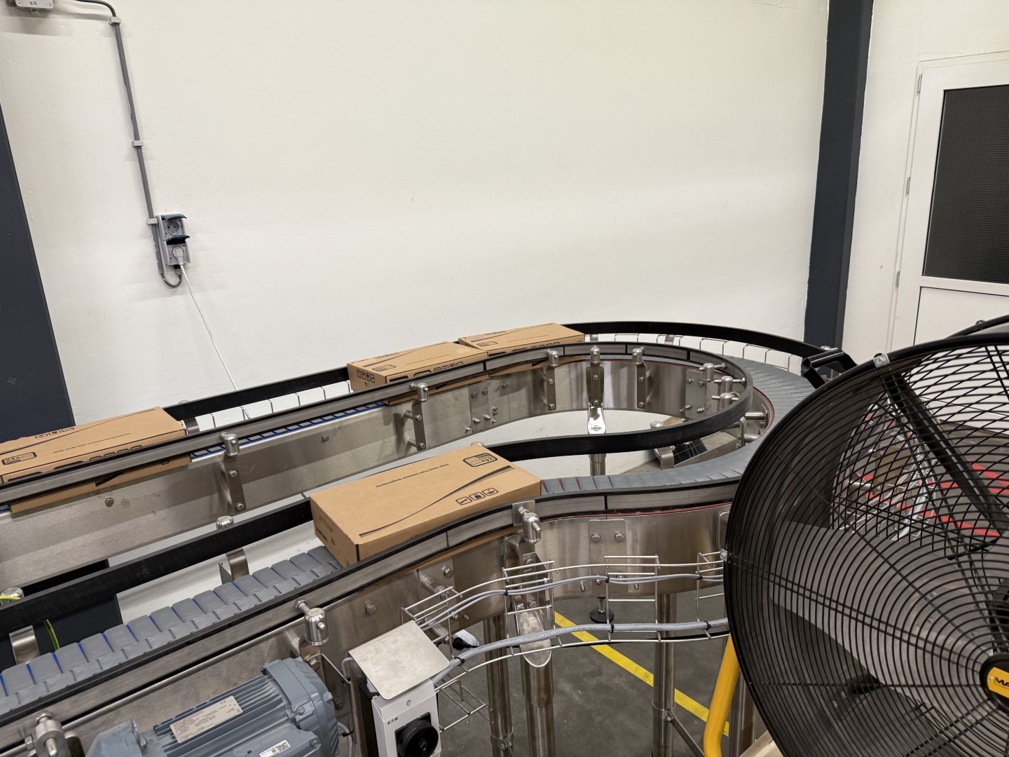 Used Complete can filling and closing line for liquids (nutrition) in 250 gram aluminium cans