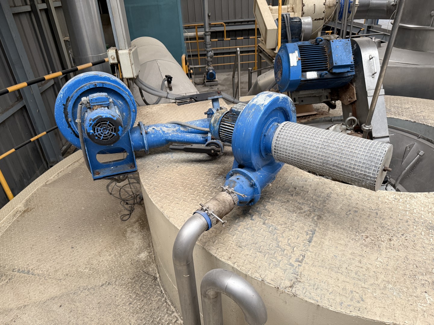 Used Complete GEA Niro Atomizer powder plant with 4-Effect TVR Evaporator, Spray Dryer, Fluidbed Dryer, Cyrstallisation tanks and filling station