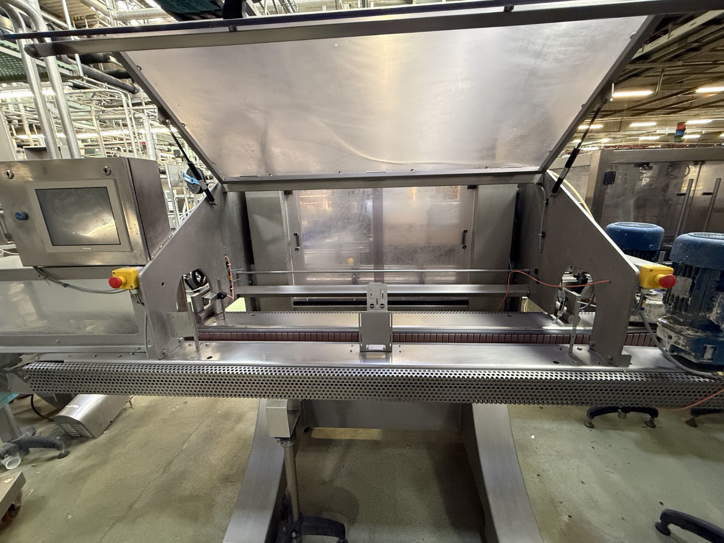 Used Filling, closing, labelling and packing line for plastic containers of 2 liter with fresh milk - Weightpack WFT 32.10.160