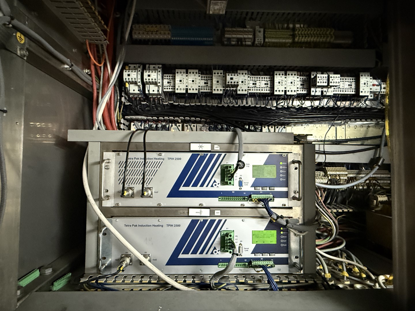 Used Aseptic Carton Filling Line: Tetra Pak TBA/19 - 30 V - 200 ml Slim + Easy Ride + TSA 21 + CBP 70